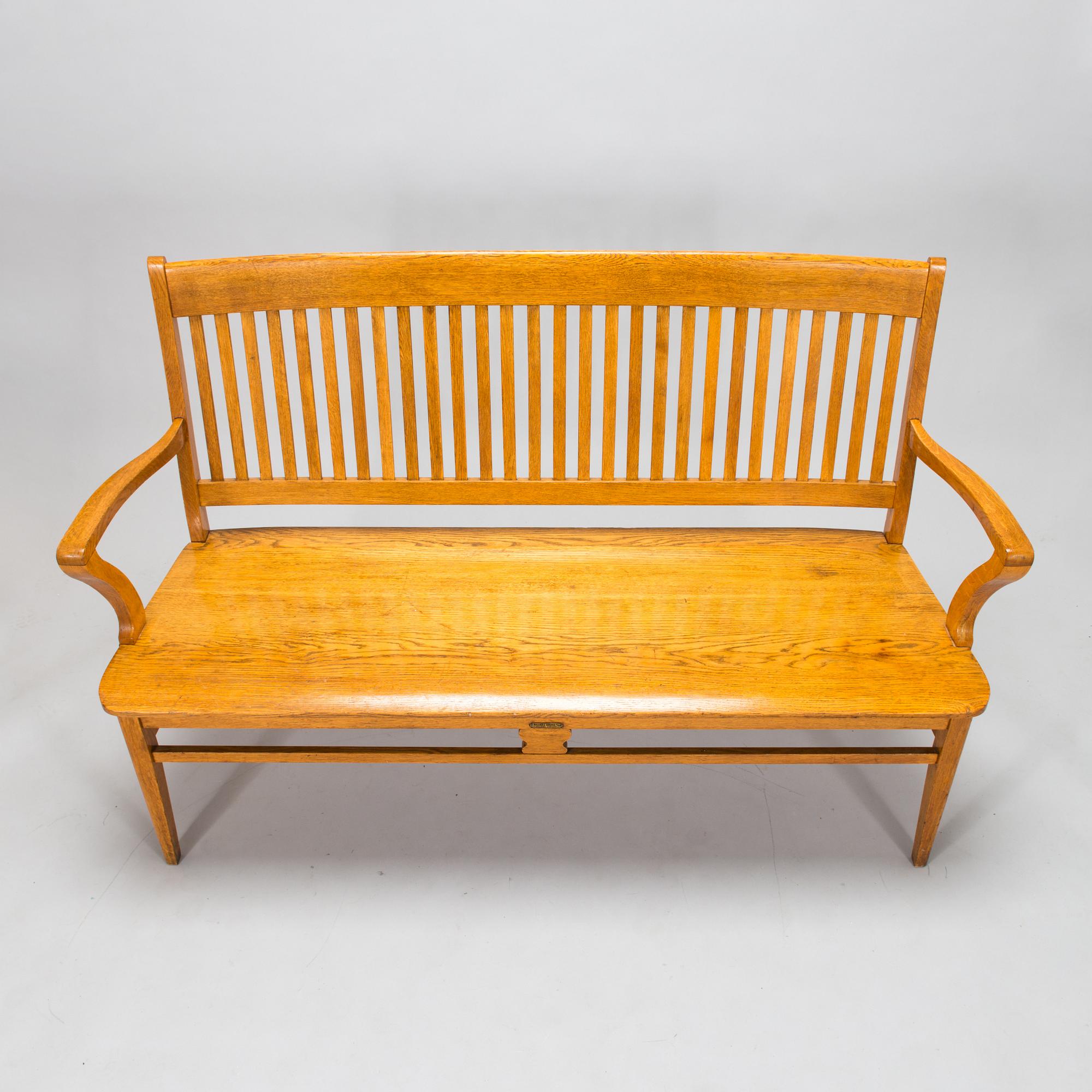 An early 20th century sofa for Billnäs.