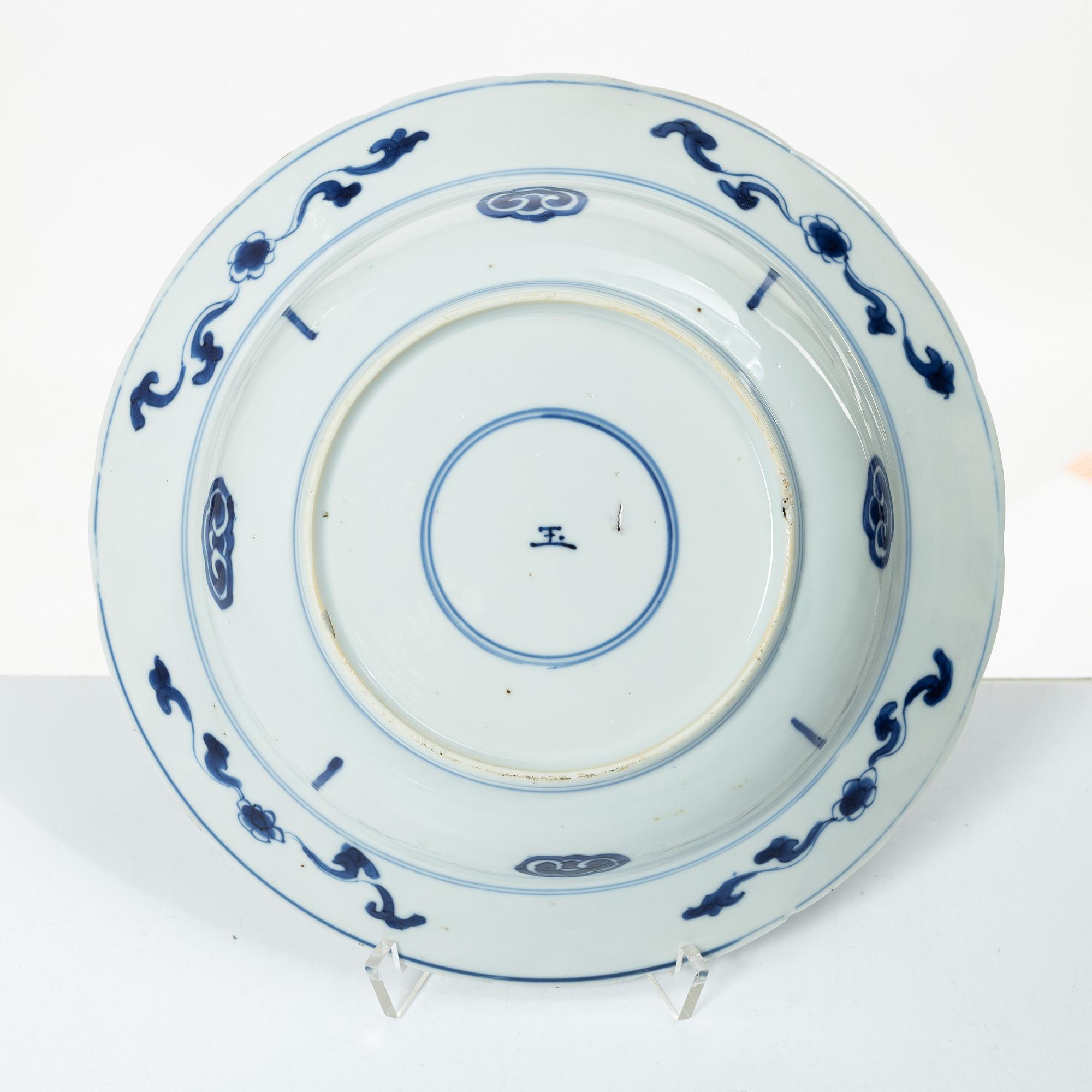 A blue and white porcelain plate, China, Kangxi (1662-1722).