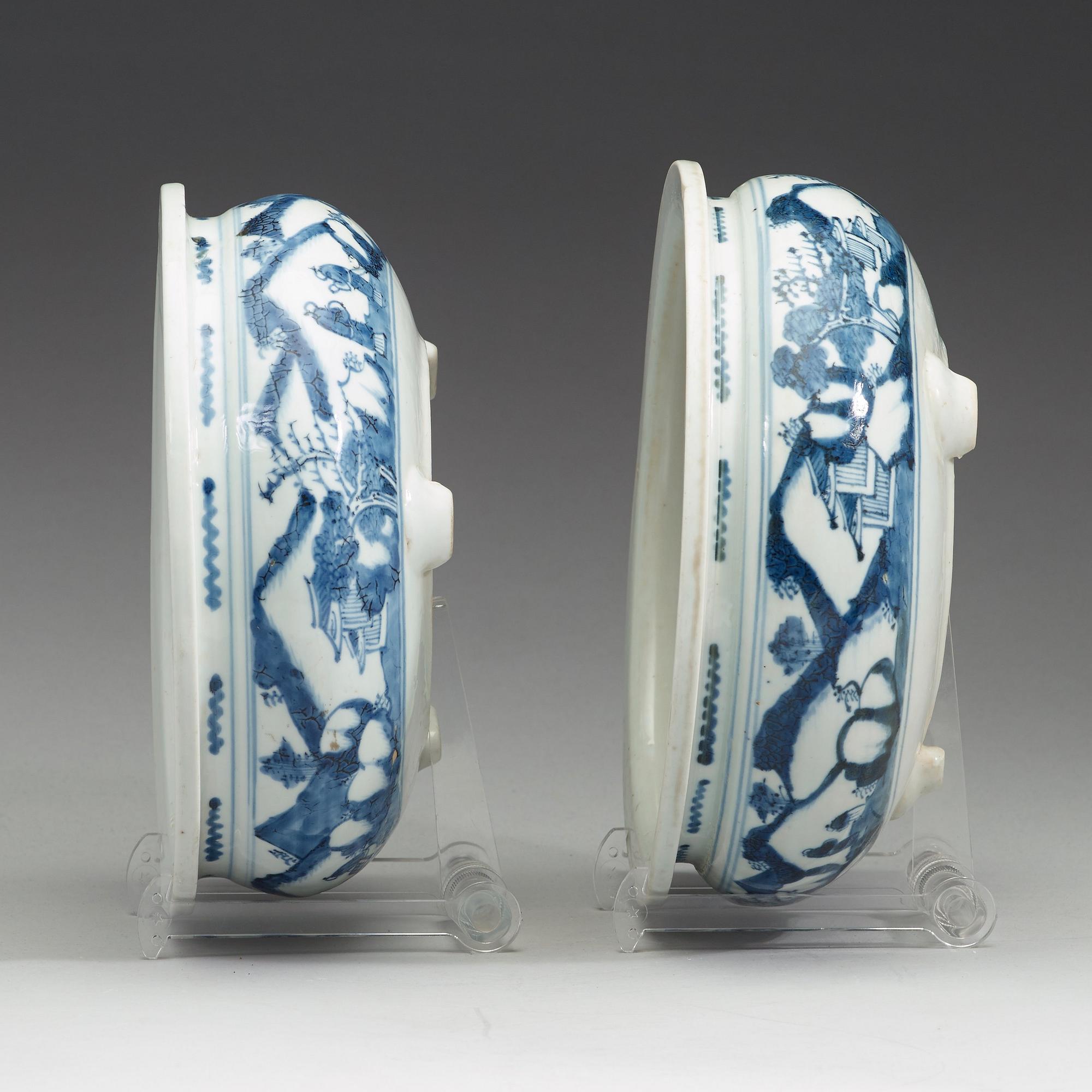 Two blue and white censers, Qing dynasty, 18th century.