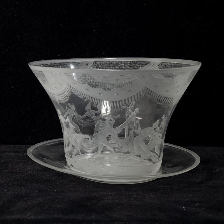 Simon Gate, a bowl on stand, 'Slöjdansen', Orrefors, 1930.