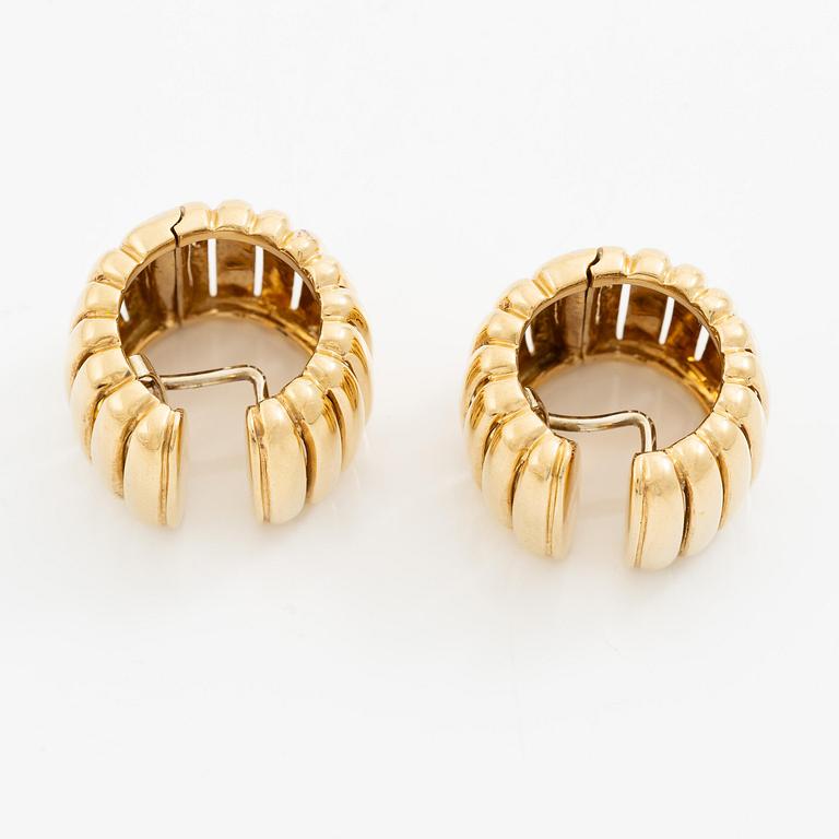 Ett par örhängen 18K guld.
