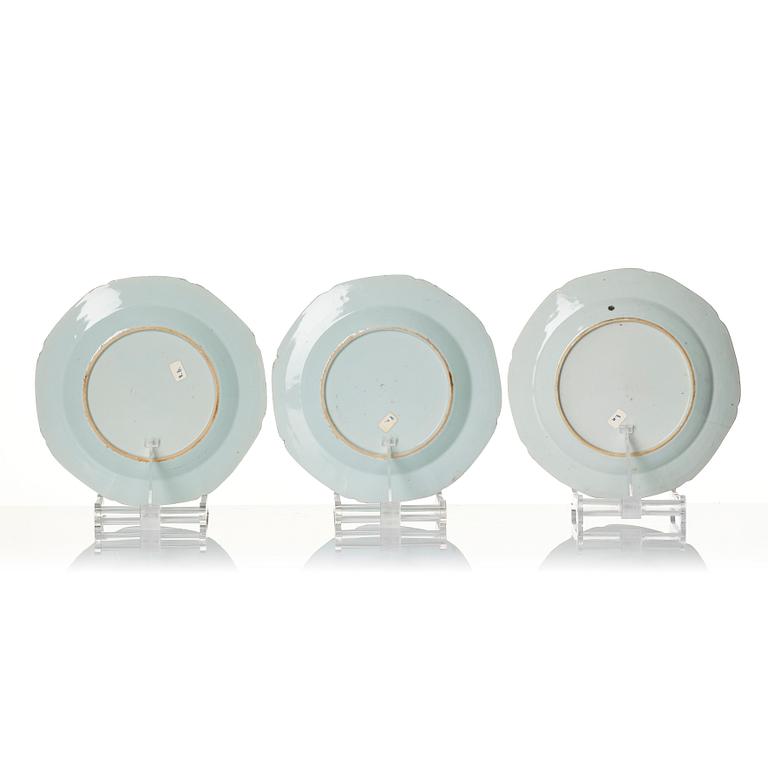 A matched set of 8 blue and white dishes, Qing dynasty, Qianlong (1736-95).