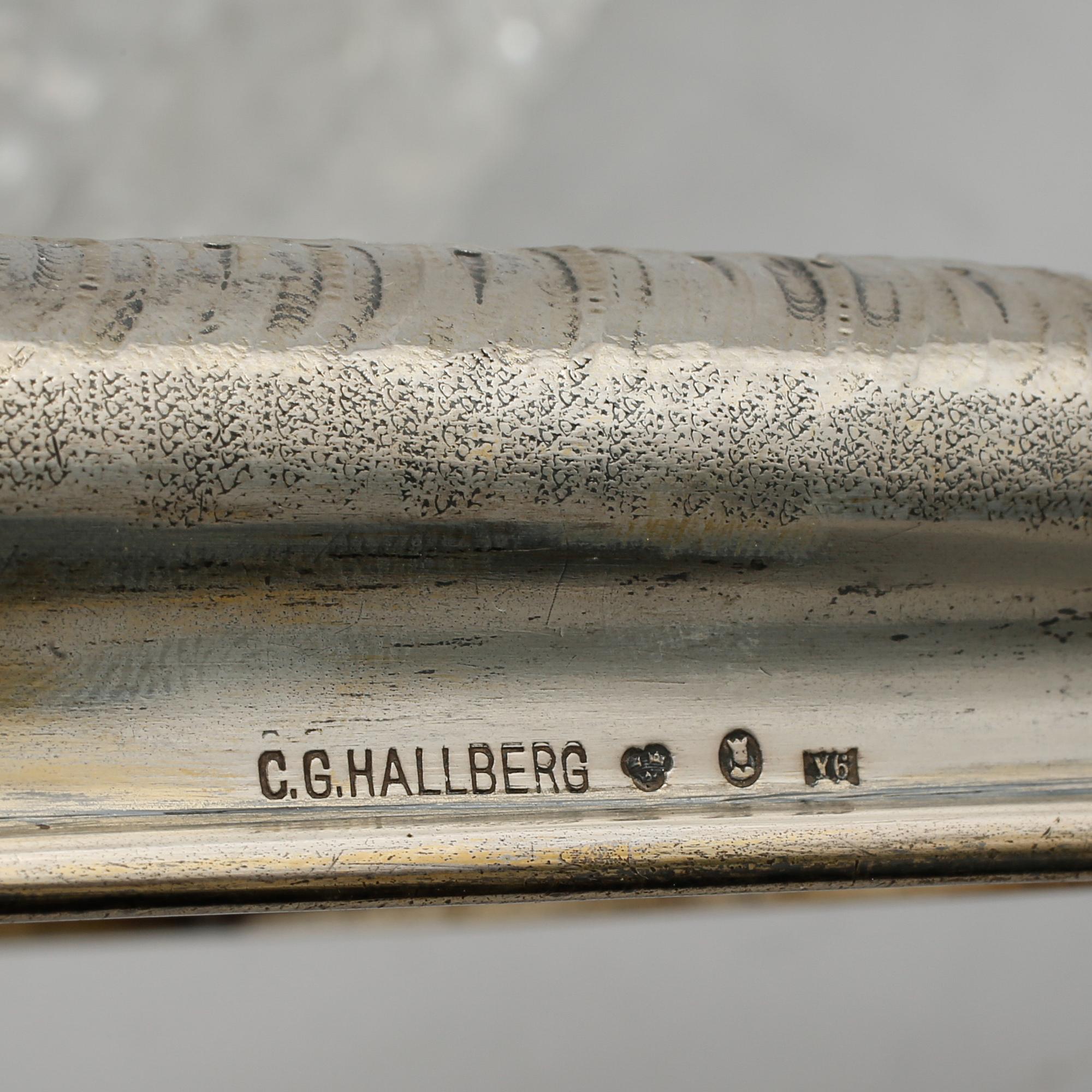 TOILETTEASK, silver och glas, C. G. Hallberg, 1899.