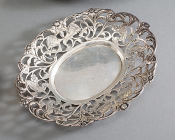 PARTI SILVER, 11 delar, mestadels Sverige, 1800-talets slut samt 1900-tal, vikt 1007 g.