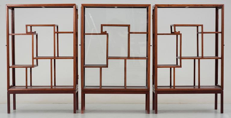 HYLLOR, 3 st, orientalisk stil, 1900-talets andra hälft.