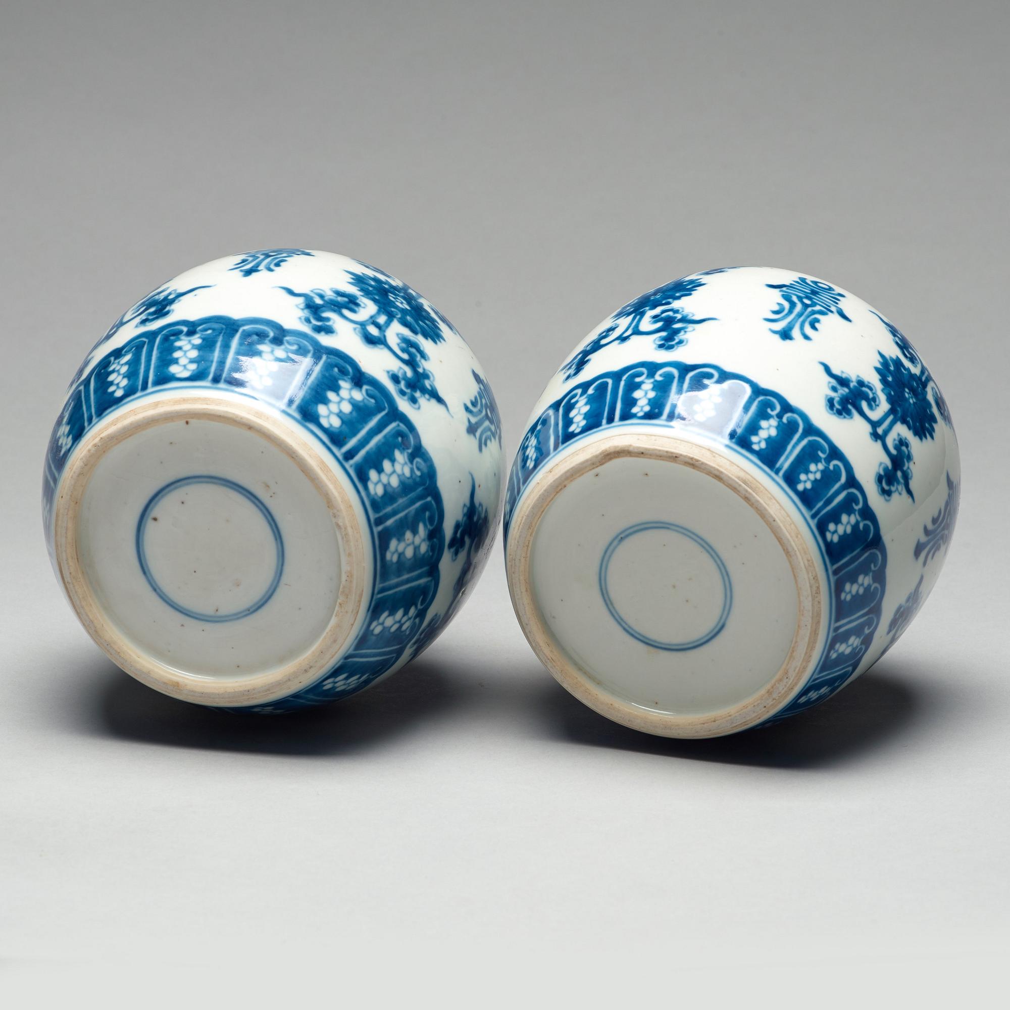 Two blue and white jars, Qing dynasty, Kangxi (1662-1722).