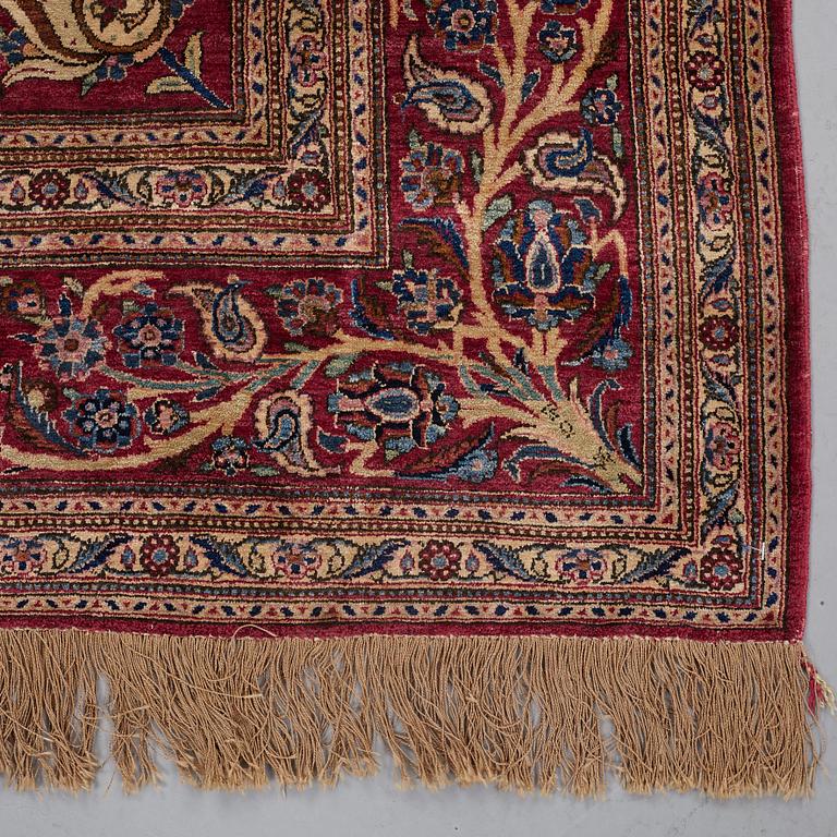 MATTO, a semi-antique silk Kashan,  ca 205 x 131,5 cm.