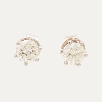 Örhängen vitguld 18K och briljantslipade diamanter.