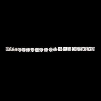 BRACELET, 54 brilliant cut diamonds, tot. 5.18 cts.