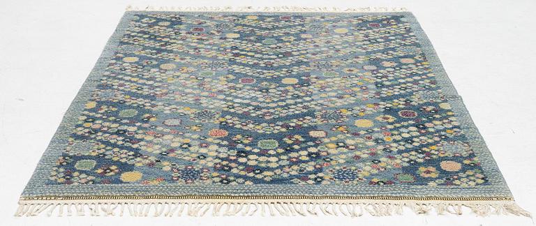 Barbro Nilsson, matta, "Violetta blå", tät rya, ca 217 x 150 cm, signerad AB MMF BN.