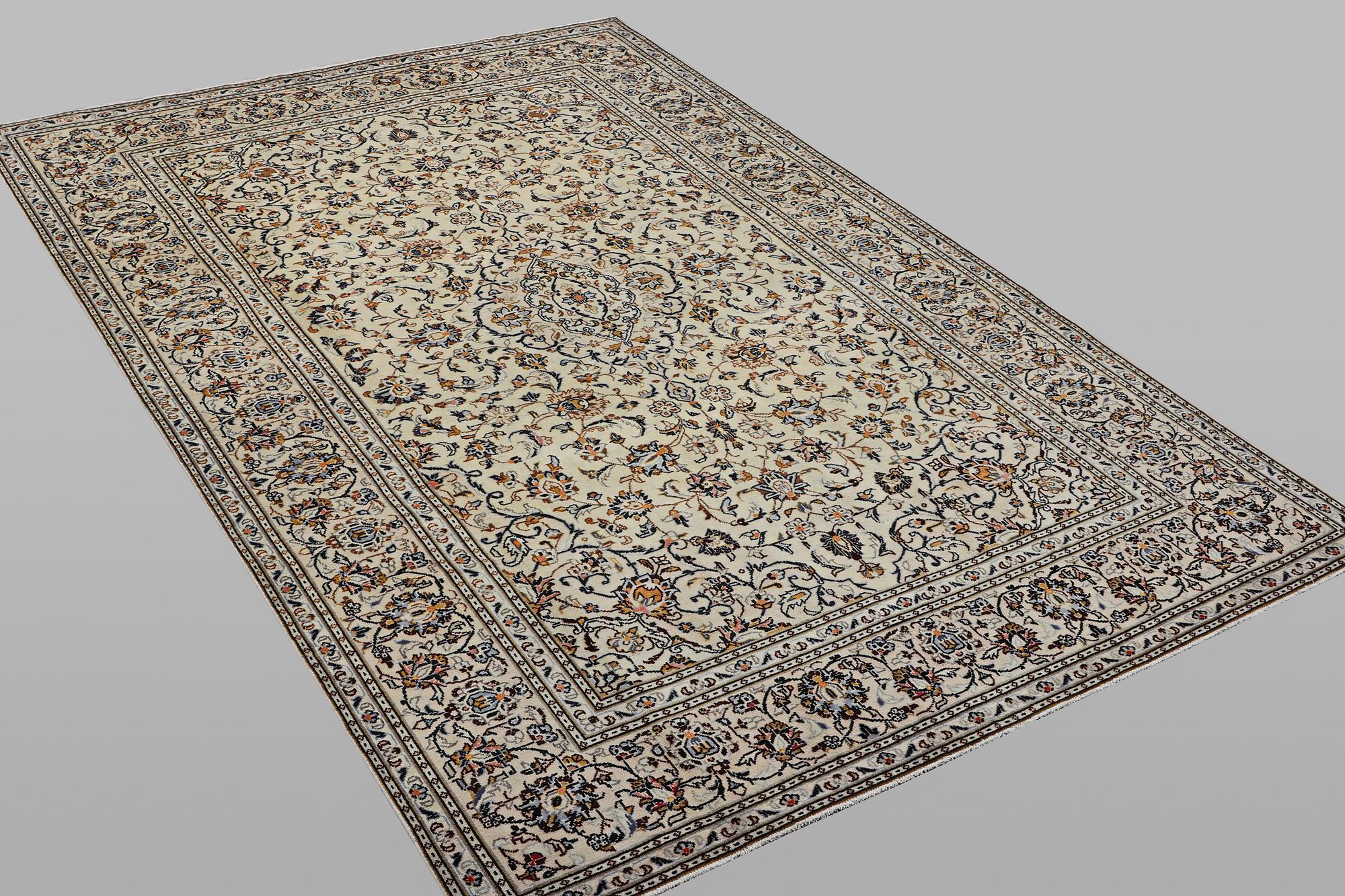 A carpet, Kashan, ca 298 x 199 cm.