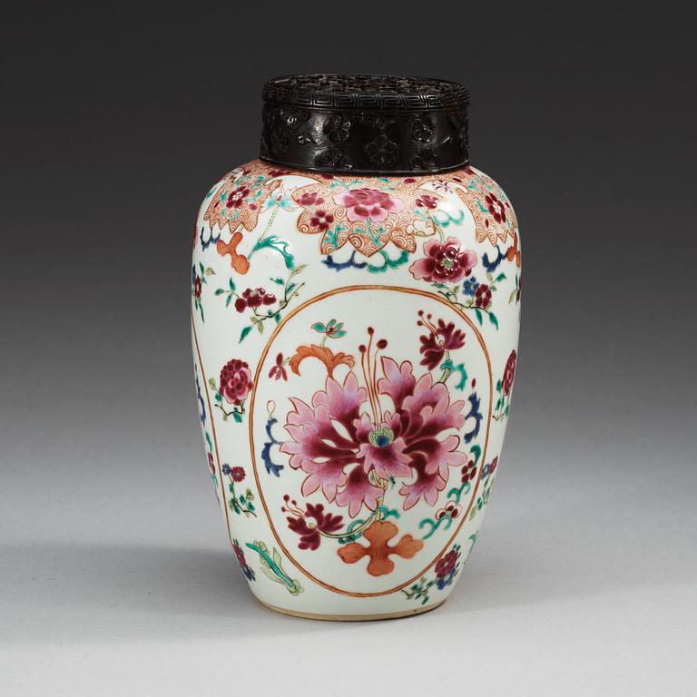 A famille rose jar, Qing dynasty, Qianlong (1736-95).