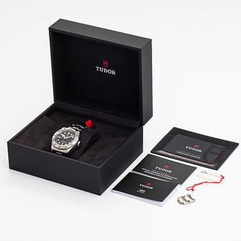 Tudor, Black Bay, 200m, rannekello, 41 mm.