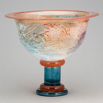 SKÅL på FOT, glas, ur serien "Cancan", Kjell Engman, Kosta Boda. 1900-talets andra hälft.