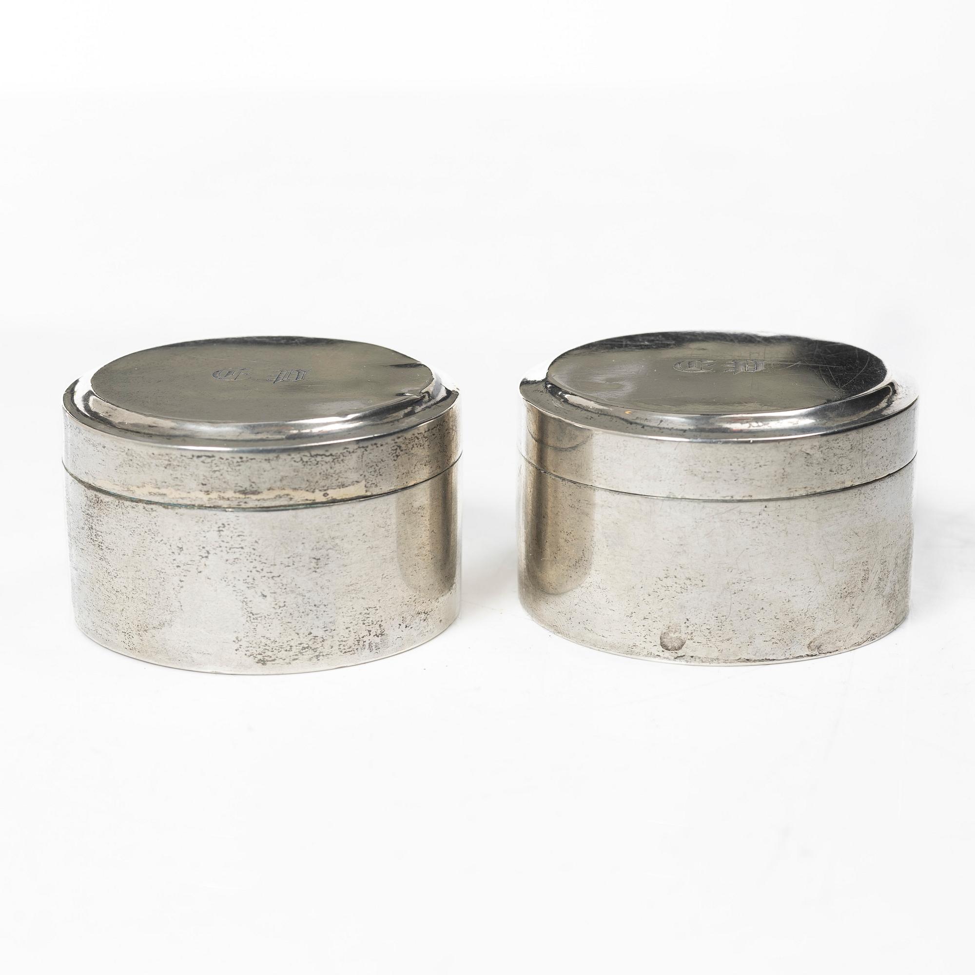 Gustaf Folcker, A pair of Swedish silver boxes, mark of Gustaf Folcker, Stockholm 1825.