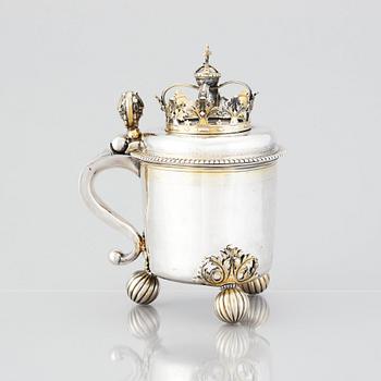 A Danish Baroque parcel-gilt silver tankard, Copenhagen 1689.