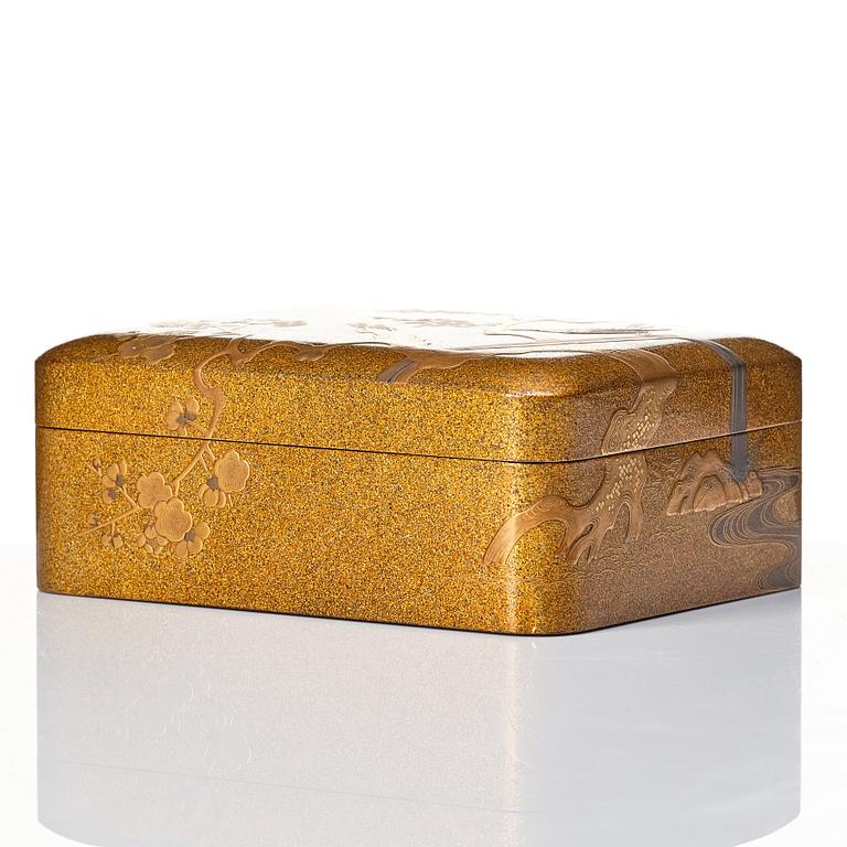Ask med lock, skål samt handtag, lack. Japan, 1800-tal.