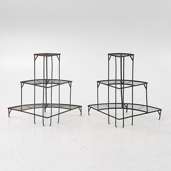 Blomstertrappor, 2 st, omkring 1900-talets mitt.