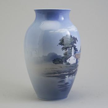 ROYAL COPENHAGEN, vase, porcelain, Denmark, mid 1900's.