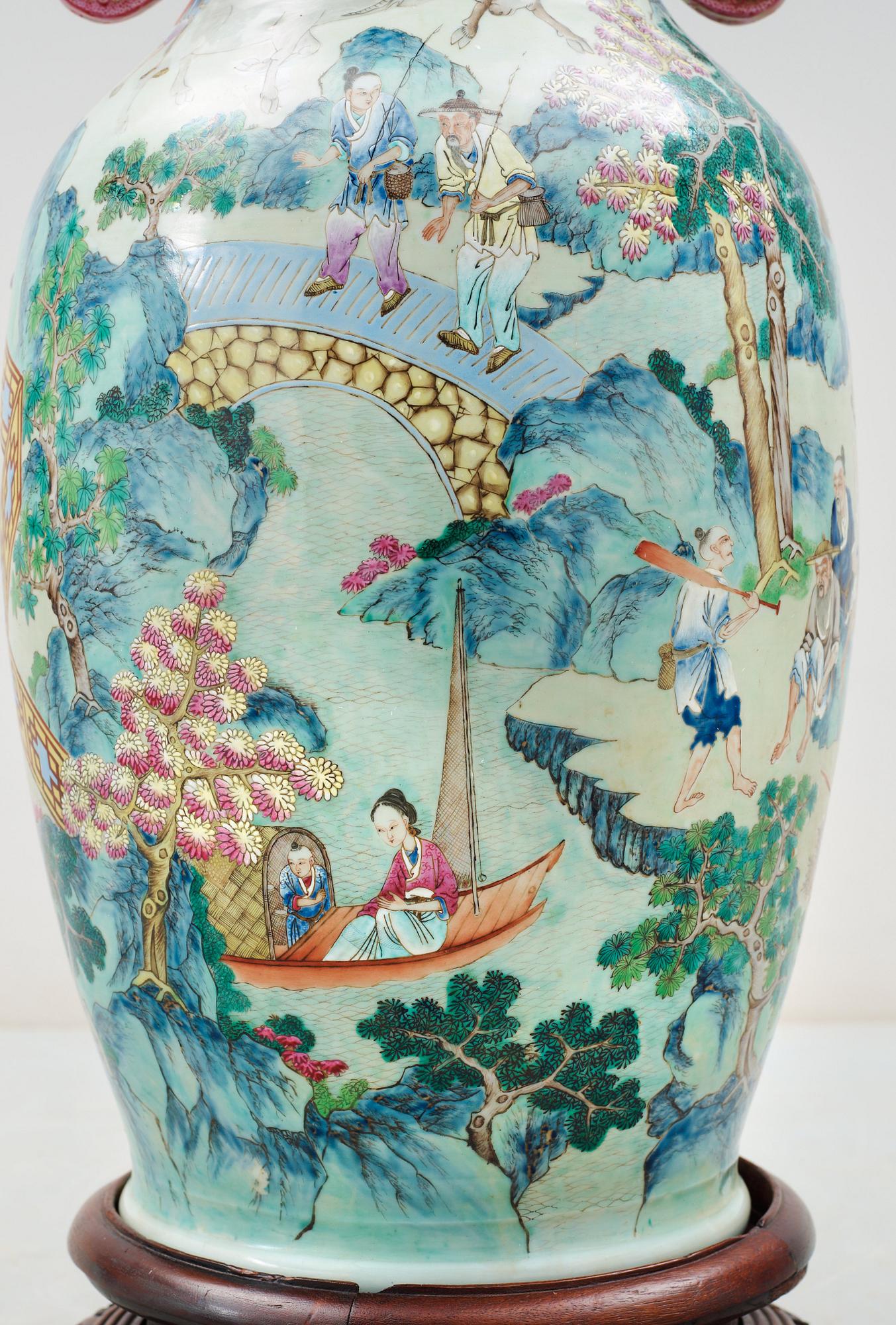 PRAKTVAS, porslin. Sen Qing dynastin.