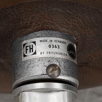 Arne Jacobsen, fåtöljer, ett par, "Svanen", Fritz Hansen, Danmark, 1963.