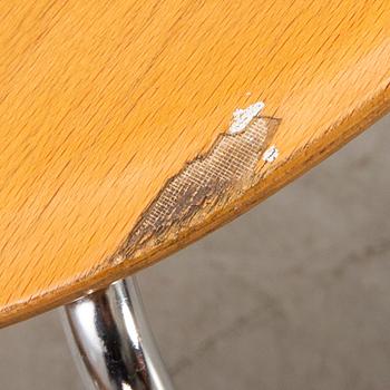 Arne Jacobsen, Arne Jacobsen, stolar, 4 st, "Myran", Fritz Hansen daterade 1981.