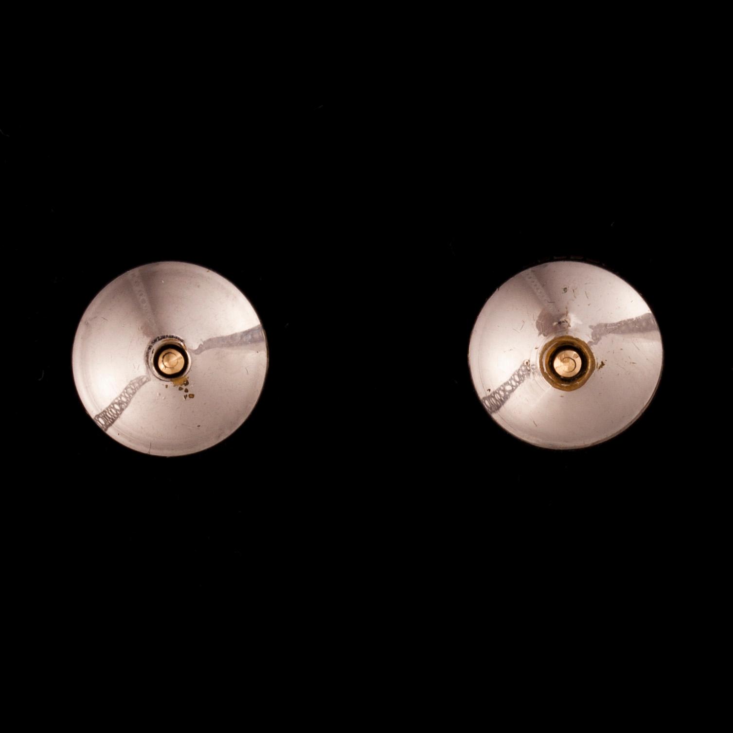 FRACKKNAPPAR, 2 st, 18K guld, små diamanter, pärlemor samt vitmetall. A. Tillander 1966. Vikt tot. ca 3,5 g.