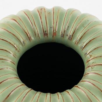 Vicke Lindstrand, a vase, Upsala-Ekeby, mid 20th Century.