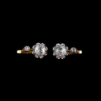 439. A PAIR OF EARRINGS, old- and rose  cut diamonds c. 1.05 ct. H/I2. Weight 2.8 g.