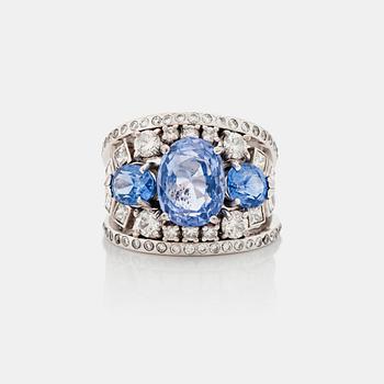 A sapphire and brilliant cut diamond ring. Mandelstam 'Stardust Collection'.