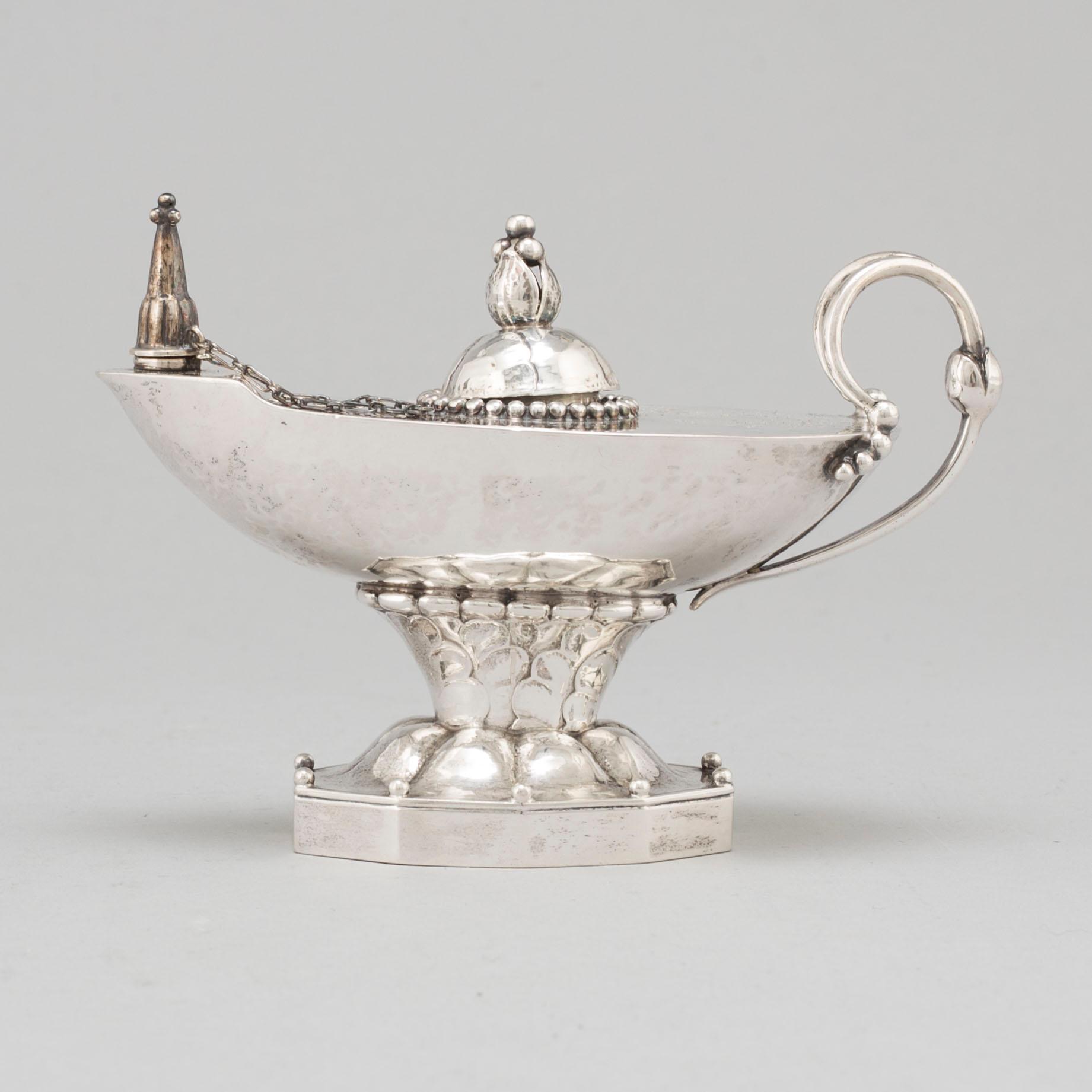 GEORG JENSEN, bordständare/ oljelampa, silver, Danmark, 1919-21, 830/1000 silver.