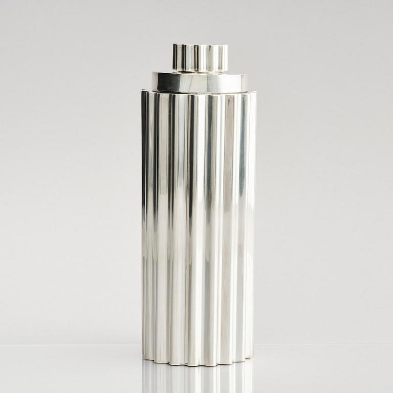 Kay Fisker, a sterling silver coctailshaker, company Anton Michelsen, Copenhagen 1940's.