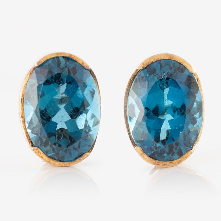 Earrings, gold with topazes.