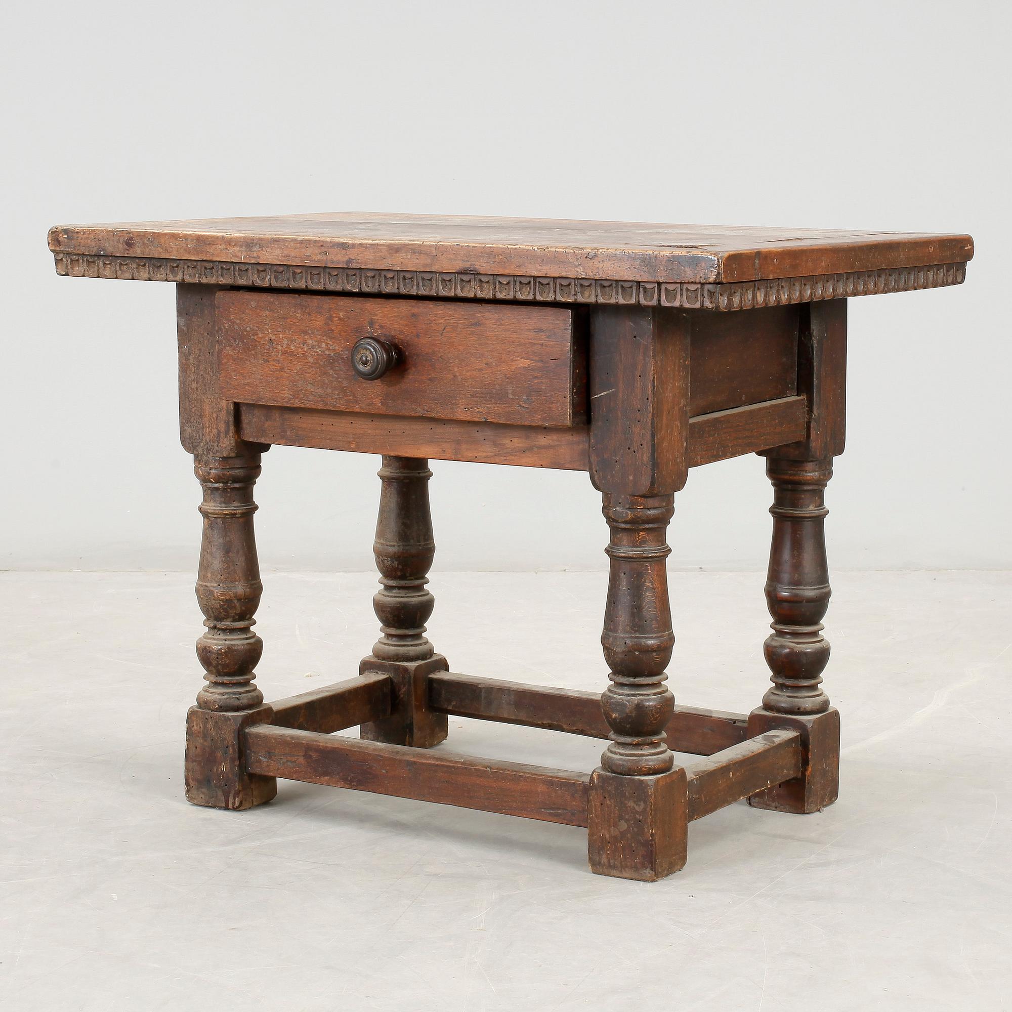 BORD, barockstil, omkring sekelskiftet 1900.