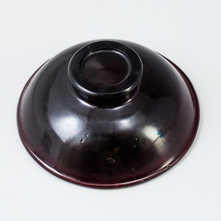 SKÅL, pekingglas. Kina, Qingdynastin (1644-1912).