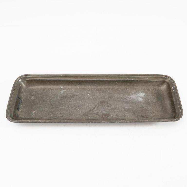 Just Andersen, vaser och bricka, 3 dlr, Danmark, 1900-talets första hälft.