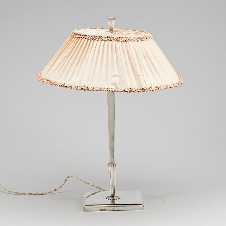 BORDSLAMPA, nysilver, CG Hallberg, Stockholm, 1920-30-tal.