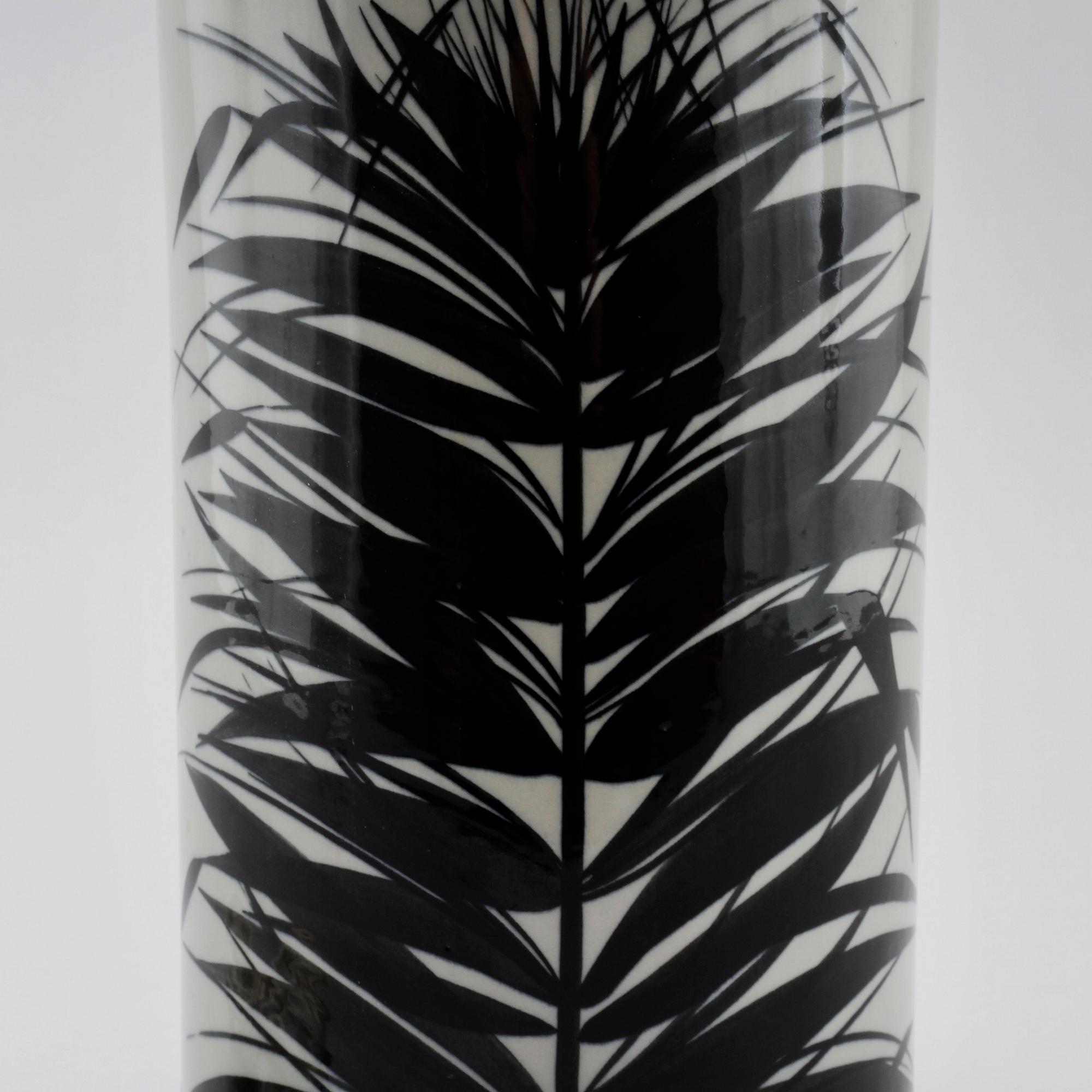 A stoneware table lamp by Gunvor Olin-Gröpnquist, Arabia, from the latter half of the 20th century.