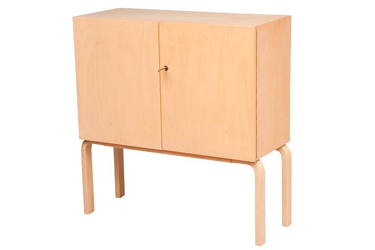 Alvar Aalto, A CUPBOARD, Nr 820.