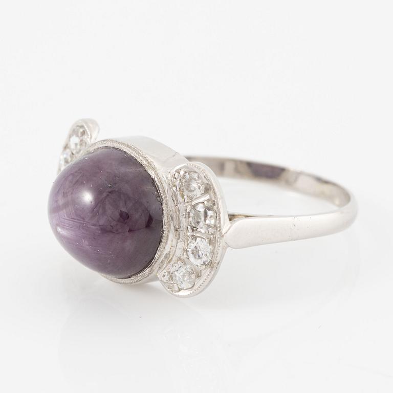 Ring 18K white gold with star ruby and old-cut diamonds.