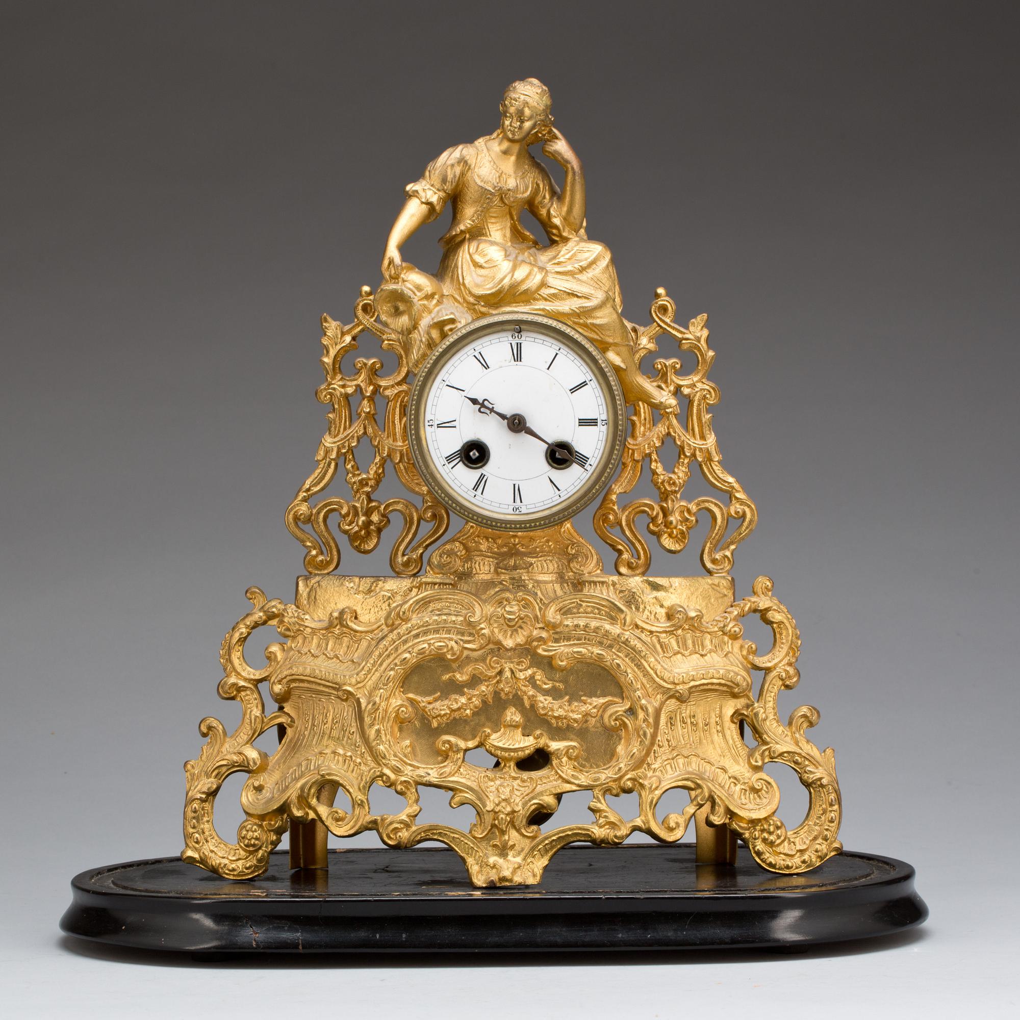 BORDSPENDYL, senempire/rokokostil. 1800-talets mitt.