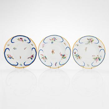 Five Russian porcelain plates by the Imperial Porcelain Factory, S:t Petersburg, period of Nicholas I.