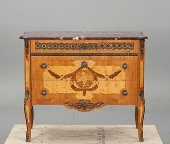 BYRÅ, gustaviansk stil. 1900-talets mitt.