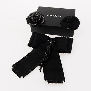 CHANEL JA GUCCI, kolme rintakorua.