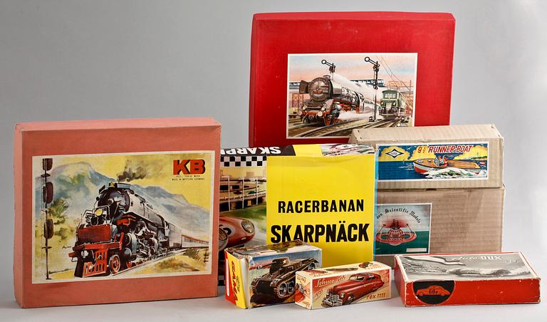 PARTI LEKSAKER, 14 delar, bl a Schuco. 1900-talets mitt.