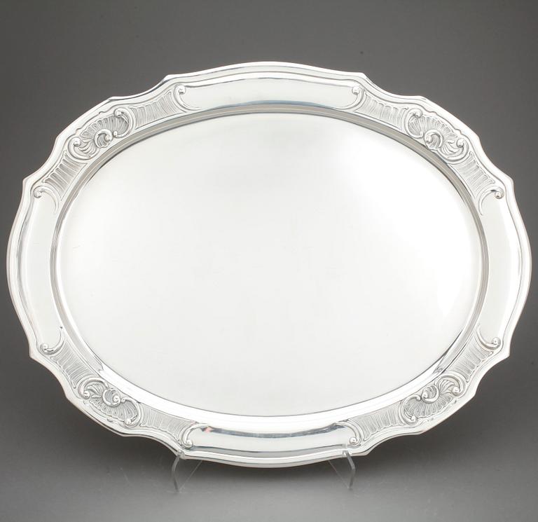 BRICKA, silver, rokokostil, K ANDERSSON, Stockholm, 1918. Vikt ca2363g.