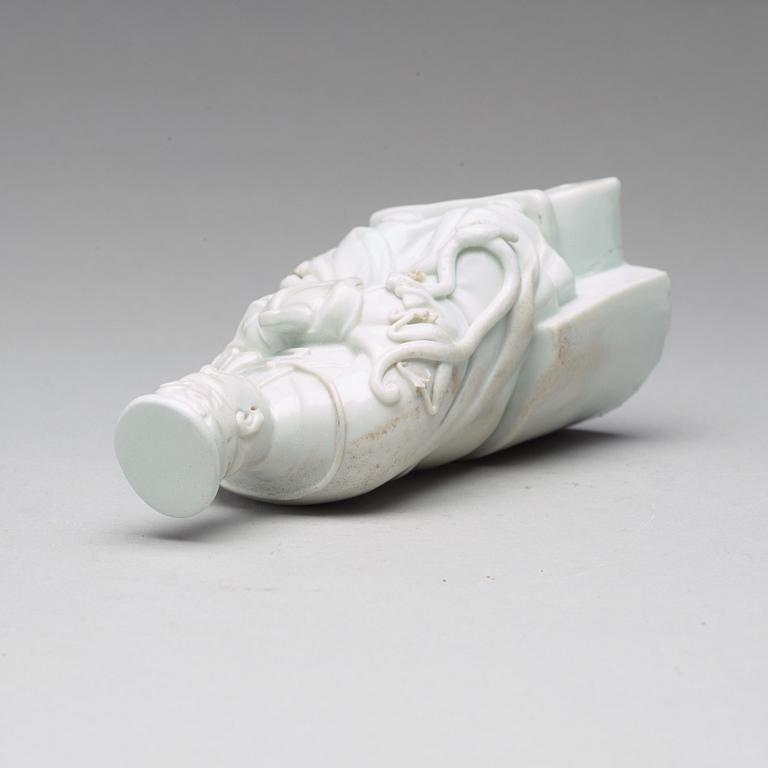 DAOISTISK DIGNITÄR, blanc de chine. Qingdynastin.
