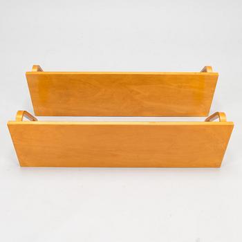 Alvar Aalto hylla, 2 st, modell 112. 1930-/40-tal.