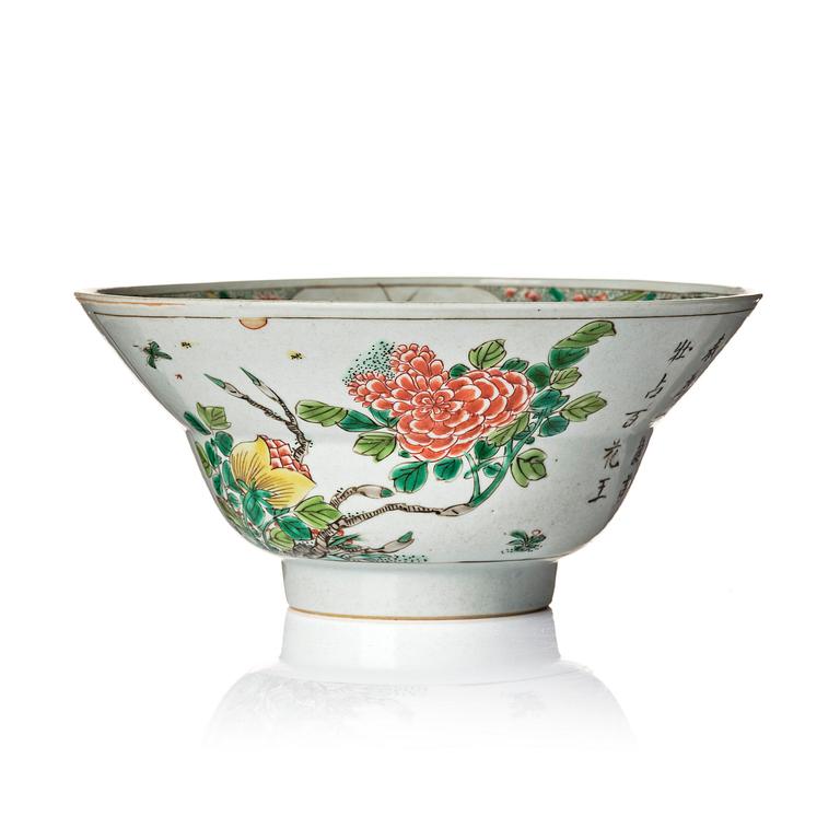 Skål, porslin. Qingdynastin, Kangxi (1662-1722).