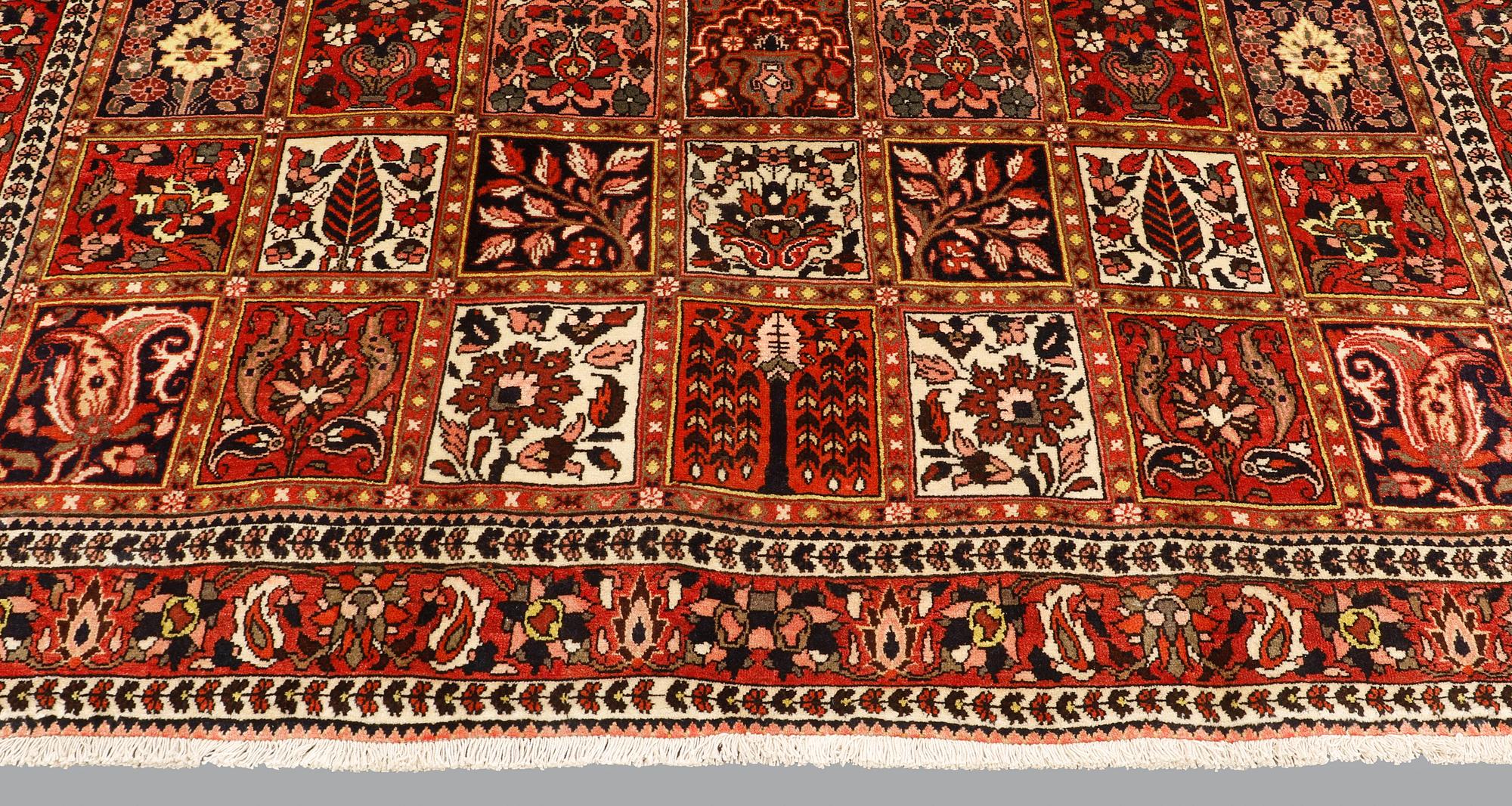 A carpet, Baktiari, ca 315 x 217 cm.